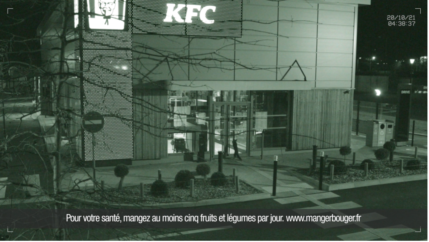 LES VRAIS AMATEURS DE POULET SE RETROUVENT CHEZ KFC